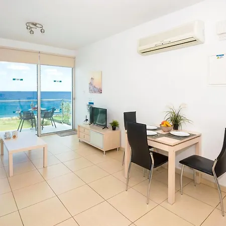 Gabriela - Coralli Beachfront بيت للعطل *