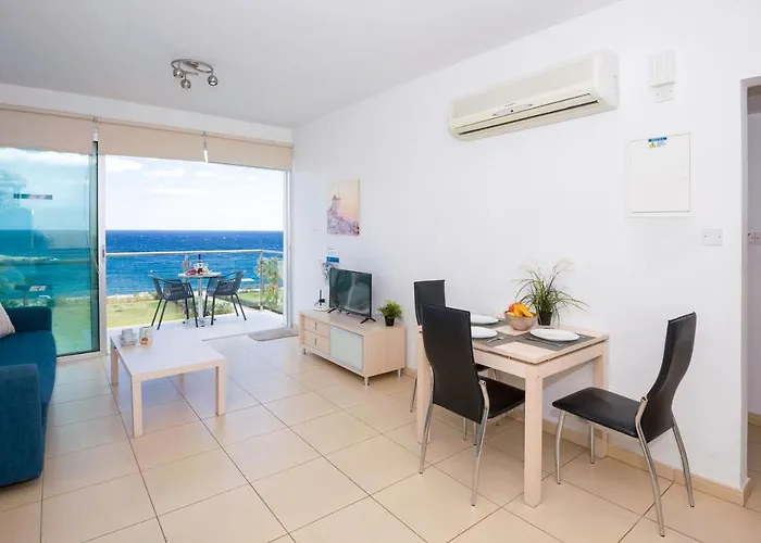 Gabriela - Coralli Beachfront アパート