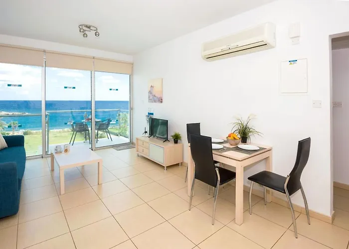 Gabriela - Coralli Beachfront アパート *