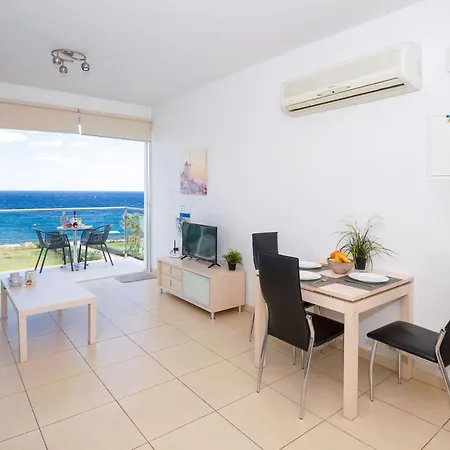Gabriela - Coralli Beachfront Apartment
